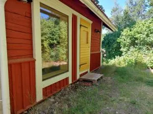 Humlebo stuga med bastu - 南雪平