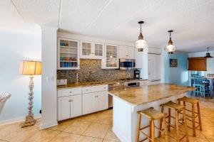 Sea Terrace 1401