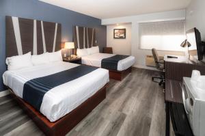 Queen Room with Two Queen Beds room in Hotel Mira Vista