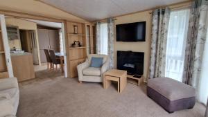 The Knightsbridge, Boulevard, Seal Bay Resort