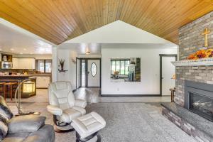 Deck and Mtn Views Libby Home on Golf Course!