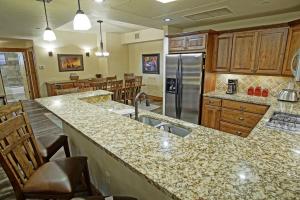 Air Conditioning, Heated Pools, Hot Tubs, Private Washer & Dryer