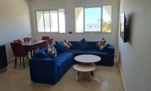 Appartement confortable avec vue sur la baie de Tanger et detroit de Gibraltar,situé en face de Mnar de Tanger ,Nouinouich, Residence avec piscine collective - Feddane Chappo