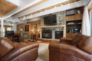 Private Indoor Hot Tub! Pool - Walking Distance to Mountain Village