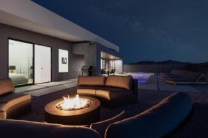 W House Luxe Near Park Heated Pool & Spa