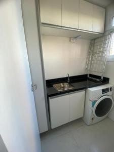 APARTAMENTO LUXO, PROXIMO SANTINHA DUAS quadras MAR