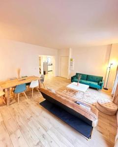 Magnificent apartment close to Paris metro line 1