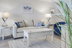 Pelicans Roost 203 condo