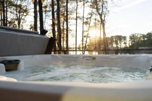 Newly Built, Mid-Lakeside A-Frame with Hot Tub and Steam Shower