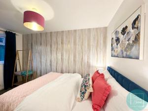 Charming 2BR Swinton House -Close to Manchester City Center