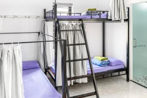 Phòng 2 giường đơn có ban công (Twin Room with Balcony)