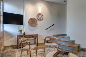 Hidden-Gem 2B Towhhouse in Springfield Close to DT and Stadium!