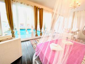Exclusive Villa Larnaca 2 min beach 8 plus sleeps