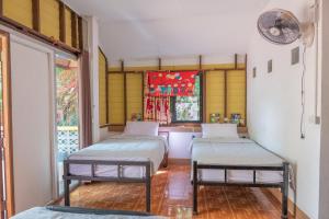 Happy House Backpackers