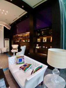 Spacious 1BR Milano by Versace in Makati