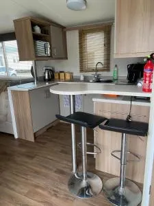 3 bedroom 2 bathroom prestige caravan PRESTHAVEN SANDS - 莫顿