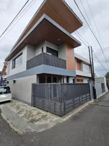 Elevee House - 巴图拉登