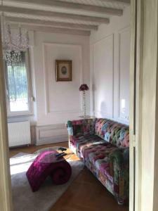 Maisons de vacances Bourgogne grande maison avec jardin a la francaise : photos des chambres