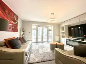 Ideal 4 Bedroomed House in Bicester - 切斯特顿