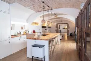 A historic XVI century beach home near Barcelona - Caldes d'Estrac