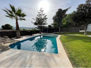 CASA CON JARDIN, SAUNA, PISCINA PRIVADA y NATURALEZA CERCA DE BARCELONA