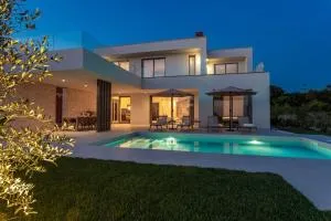 Design Villa Emily White near Rovinj - Crnibek