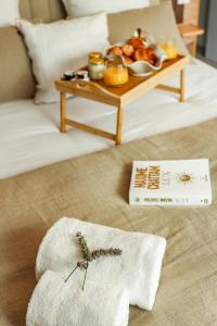 B&B / Chambres d'hotes Les Gites de Laure - L-Eden Romantique, Chambres Hotes, Spa prive, Couloir de nage, Adults only : photos des chambres