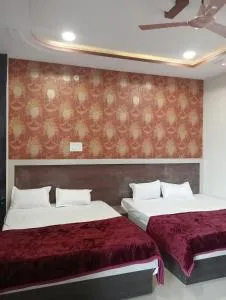 Tulsiraj Guest House - Barnagar