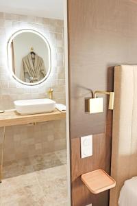 B&B / Chambres d'hotes Les Gites de Laure - L-Eden Romantique, Chambres Hotes, Spa prive, Couloir de nage, Adults only : photos des chambres