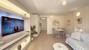 Golden Dream, Swimming Pool and parking