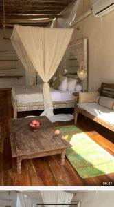 Apple by Toraja Bambu Uluwatu at Padang Padang Beach