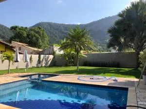 Maravilhosa casa com piscina ao lado da praia - 伊泰普阿苏