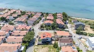 Stunning 4-Floor Villa with Sea View & Beach - Marmaraereglisi