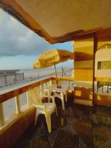 Dream Seaside Apartment Direct Beach Access and Stunning Beach View - El-Shaikh Mabrouk