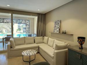 Marvelous 2BR - Free Beach Access and Pool Access In Mangroovy