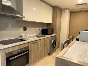 Marvelous 2BR - Free Beach Access and Pool Access In Mangroovy