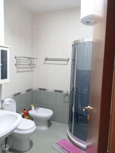 Pine tree app 150m by beach!