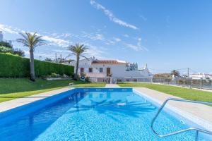 Maison vacances avec piscine commune et vue mer