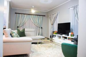 Jackal Luxurious Home - 4hvězdičkové hotely ve městě Roodepoort