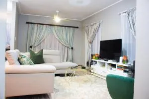 Jackal Luxurious Home - Honeydew