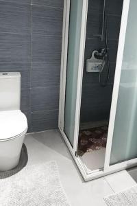 Bel appartement ensoleillé vue piscine