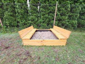 Ferienhaus am Waldrand in der Nähe eines Badesees