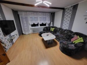 Ferienhaus am Waldrand in der Nähe eines Badesees