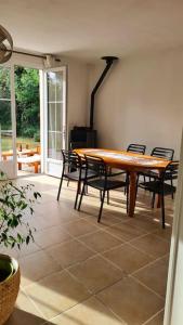 Maisons de vacances Maison Confortable en foret pres des plages Aucun voisinage : photos des chambres