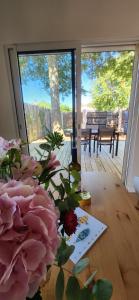 Maisons de vacances LesOyats33 - Maisonnette avec acces Piscine : photos des chambres