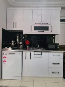 KARPUZKALDlRAN KARŞlSl MÜSTAKiL GİRiŞLİ BAHÇELi