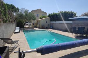 Agréable logement avec piscine entre mer et vignes