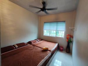 ZE II Homestay_Cameron