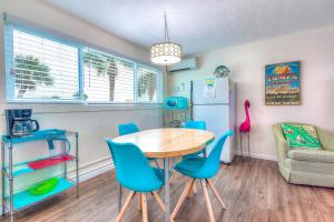 Tropic Terrace Suite #29 - Beachfront Resort