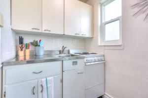 Tropic Terrace Suite #29 - Beachfront Resort